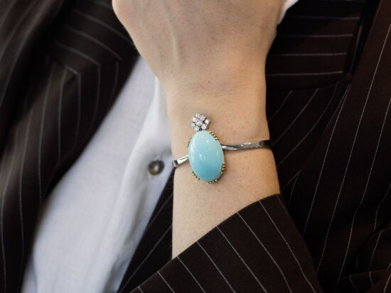 Vintage White Gold Wrist View