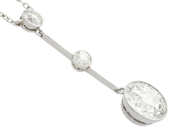 3 diamond drop pendant necklace in platinum