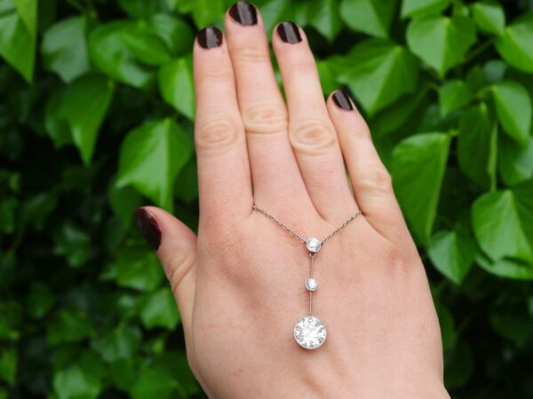 platinum 3 diamond drop pendant necklace outside