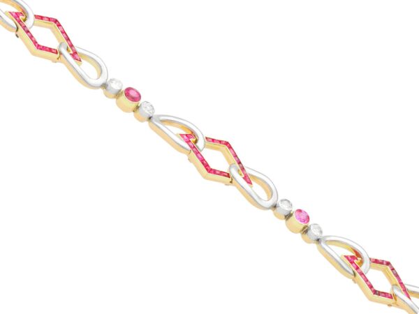 Antique Yellow Gold Ruby Detail