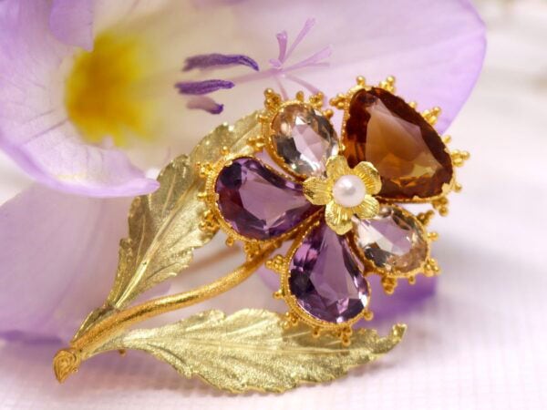 Edwardian gold flower brooch gemstone