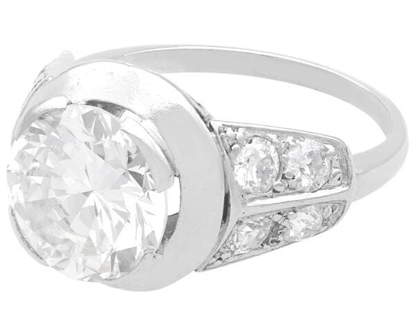antique 2.70 carat round brilliant cut diamond ring