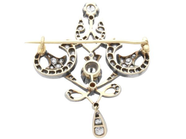 Edwardian diamond pendant withpin closed