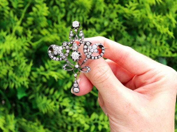 Edwardian diamond brooch in gold