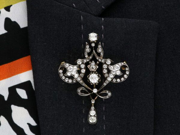 Edwardian diamond brooch in gold