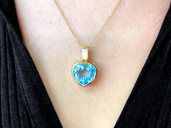 Vintage Topaz and 9 ct Yellow Gold Heart Pendant 