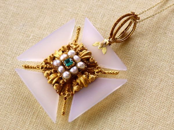 Emerald, Agate and Pearl Mourning Pendant