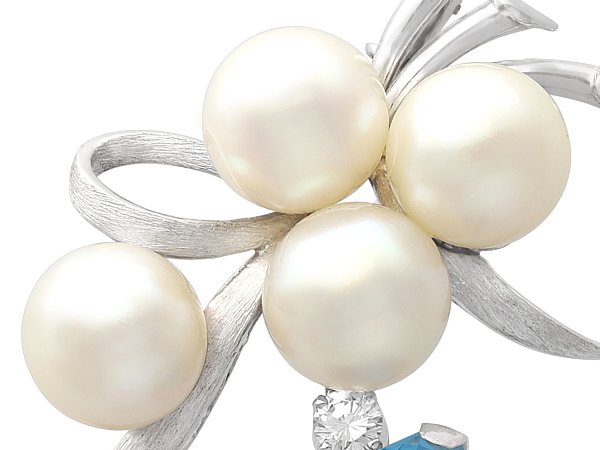 Vintage Pearl Brooch Close Up Zoomed In 