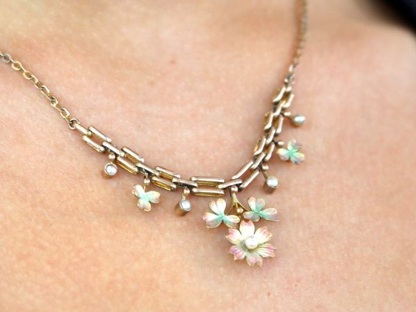 Antique Victorian Pearl and Enamel 9ct Yellow Gold Necklace
