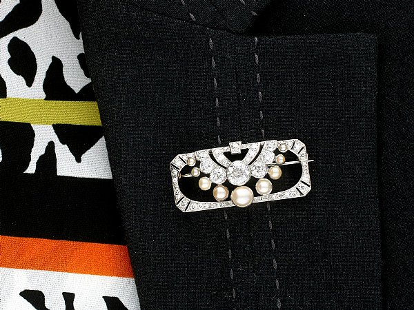 Diamond and Pearl, Platinum Brooch